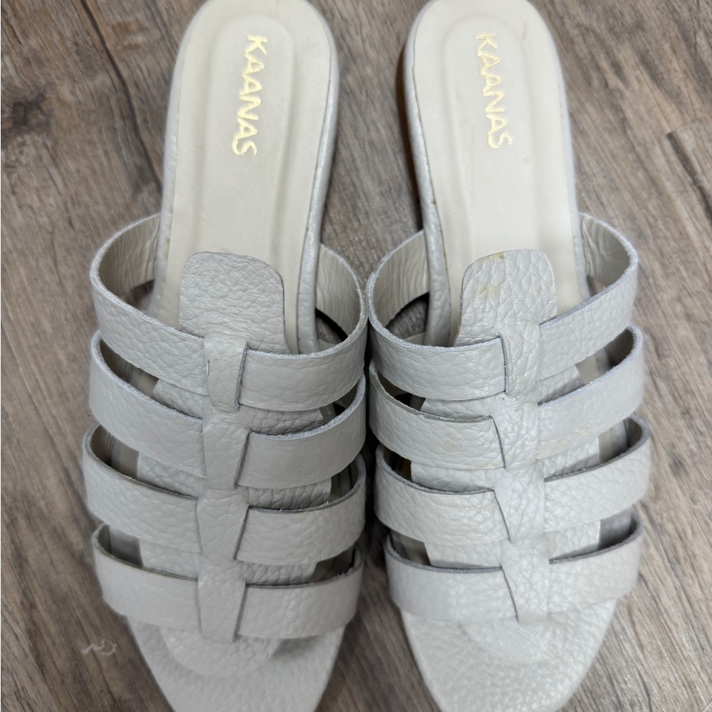 Kaanas Women's Gray Sandals